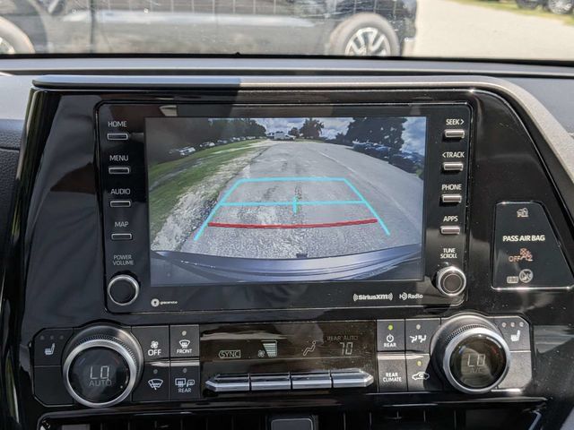 Used 2021 Toyota Highlander XLE FWD image 31