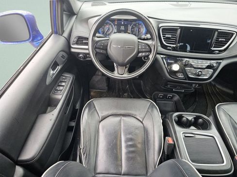 Used 2019 Chrysler Pacifica Limited FWD image 4