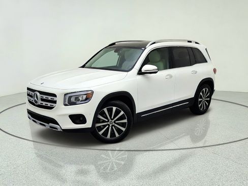 Used 2023 Mercedes-Benz GLB 250 image 1