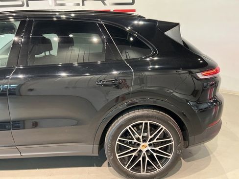 Used 2024 Porsche Cayenne image 6
