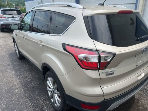 Used 2017 Ford Escape Titanium FWD image 11
