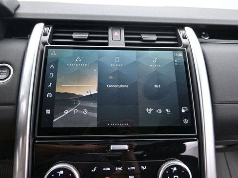 New 2025 Land Rover Discovery S AWD/4WD image 25