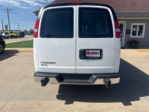 Used 2025 Chevrolet Express 2500 w/ Driver Convenience Package RWD image 4