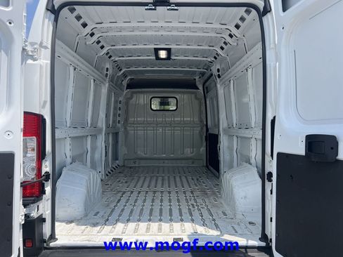 Used 2025 RAM ProMaster 2500 w/ Convenience Group FWD image 20