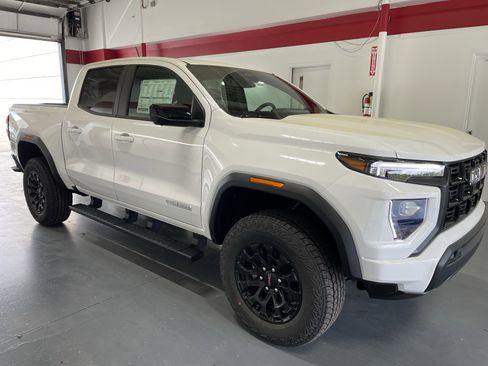 New 2026 GMC Canyon Elevation w/ Convenience Package image 3