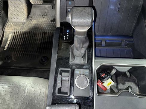 Used 2023 Toyota Tundra SR5 w/ SR5 Premium Package image 32