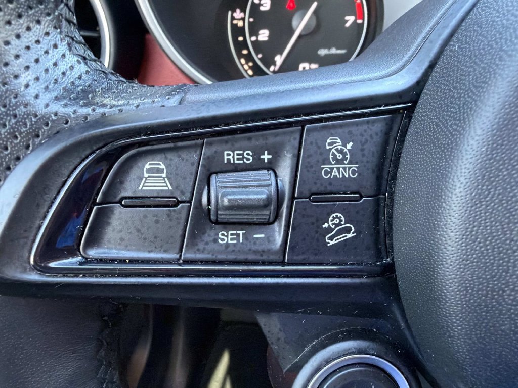 Used 2021 Alfa Romeo Stelvio Sprint w/ Nero Edizione RWD image 25