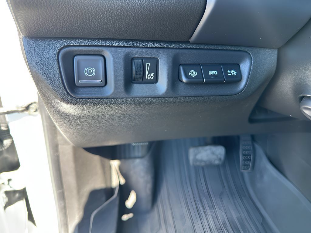 Used 2023 GMC Acadia Denali w/ Denali Technology Package AWD/4WD image 12