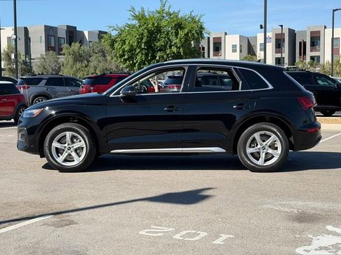 Used 2023 Audi Q5 2.0T Premium w/ Convenience Package image 2