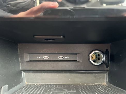 Used 2024 Volkswagen Taos SE image 21