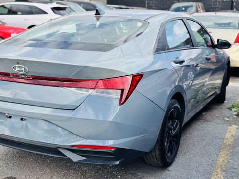 Used 2023 Hyundai Elantra SEL FWD image 5