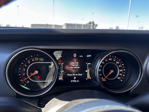 Used 2023 Jeep Cherokee Altitude Lux AWD/4WD image 7