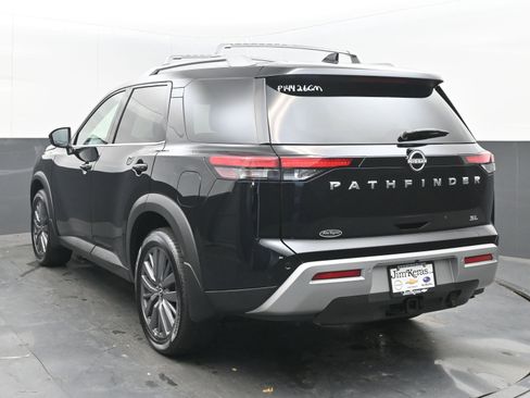 Used 2025 Nissan Pathfinder SL w/ SL Premium Package image 8