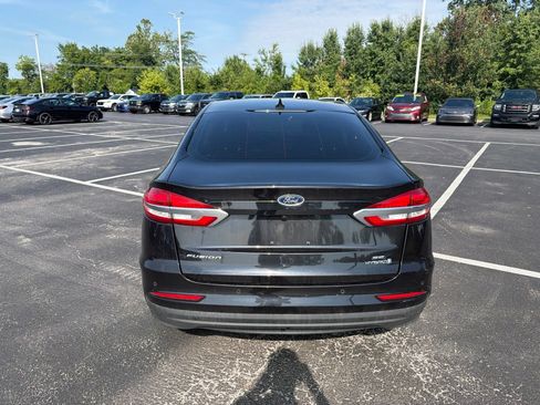 Used 2019 Ford Fusion SE FWD image 5