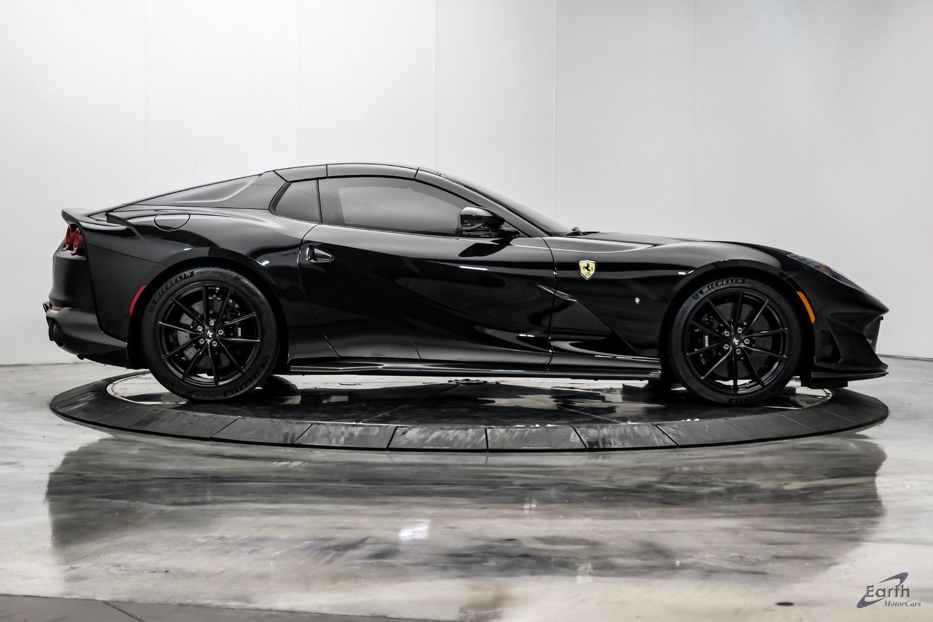 Used 2022 Ferrari 812 GTS RWD image 27