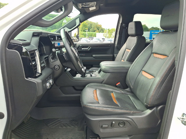 Used 2023 GMC Sierra 1500 AT4 w/ AT4 Premium Package AWD/4WD image 2