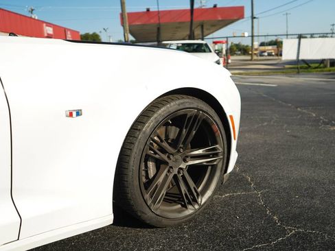 Used 2017 Chevrolet Camaro SS RWD image 18