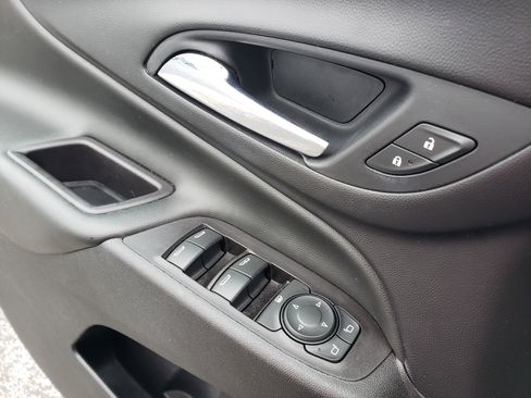 Used 2022 Chevrolet Equinox LT w/ Driver Convenience Package image 13