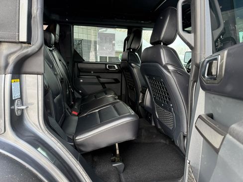 Used 2025 Ford Bronco Badlands image 12