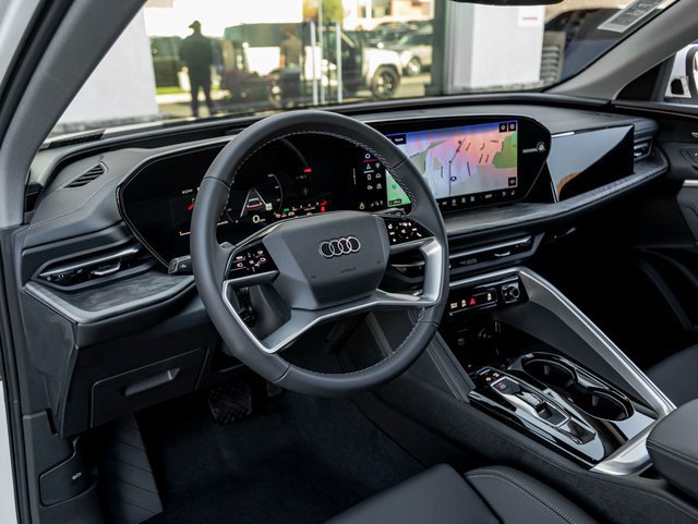 Used 2025 Audi Q5 Premium Plus AWD/4WD image 15