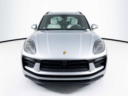 Certified 2026 Porsche Macan AWD/4WD image 6