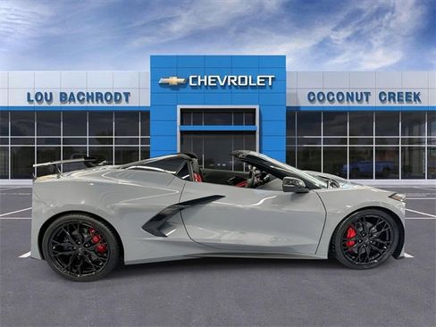 Used 2025 Chevrolet Corvette Stingray w/ Stealth Interior Trim Package image 9