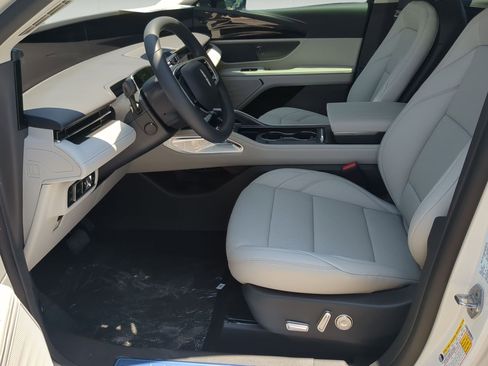 New 2026 Lincoln Nautilus Premier AWD/4WD image 10