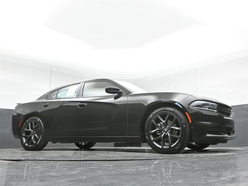 Used 2021 Dodge Charger SXT w/ Blacktop Package image 31