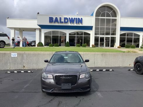 Used 2021 Chrysler 300 Touring w/ Sport Appearance Package image 2