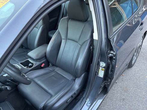 Used 2024 Subaru Legacy Limited image 3