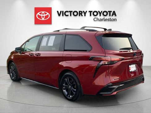 Used 2025 Toyota Sienna XSE w/ XSE Premium Package AWD/4WD image 3
