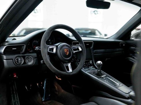 Used 2019 Porsche 911 Carrera T RWD image 2
