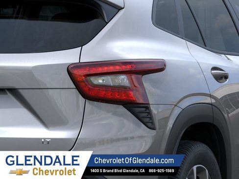 New 2026 Chevrolet Trax LT w/ Driver Confidence Package FWD image 11