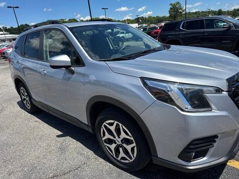 Used 2024 Subaru Forester Premium AWD/4WD image 4