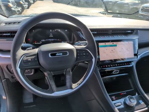 New 2026 Jeep Grand Cherokee Limited AWD/4WD image 32