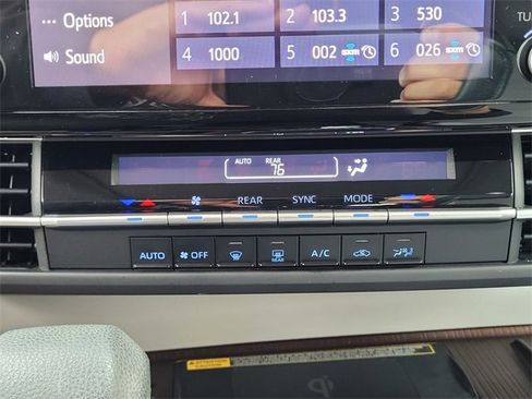 Certified 2021 Toyota Sienna LE w/ LE Plus Package image 25