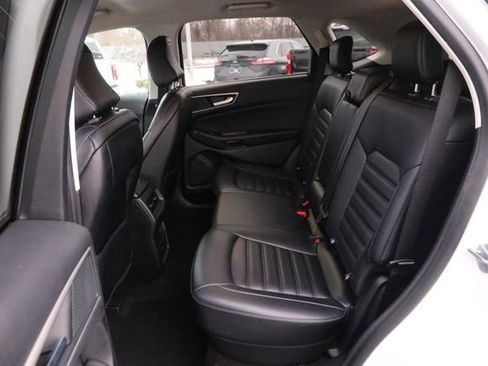 Certified 2024 Ford Edge SEL image 9