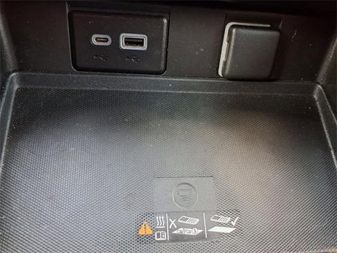 Used 2022 Chevrolet Tahoe High Country image 9