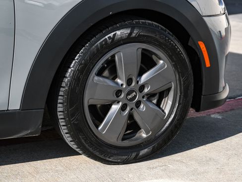 Used 2022 MINI Cooper 4-Door Hardtop w/ Signature Upholstery Package image 50