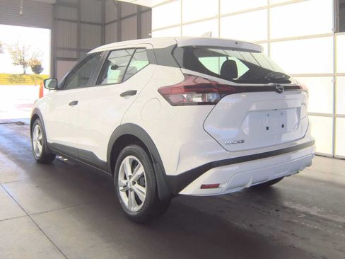 Used 2025 Nissan Kicks Play S FWD image 5