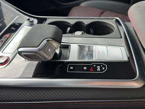 Certified 2025 Audi RS Q8 performance image 46