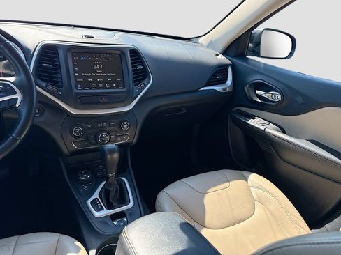 Used 2016 Jeep Cherokee Limited AWD/4WD image 20