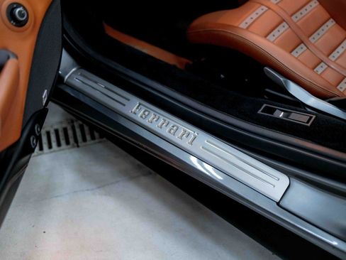 Used 2018 Ferrari 488 Spider image 44