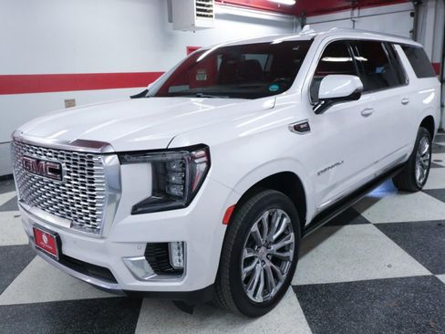Used 2021 GMC Yukon XL Denali AWD/4WD image 5