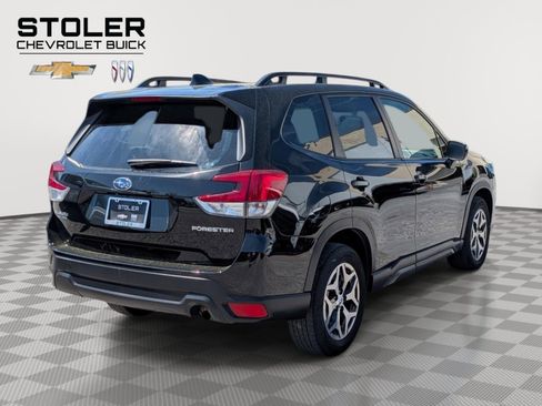 Used 2023 Subaru Forester Premium image 5