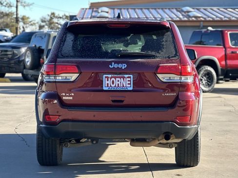 Used 2021 Jeep Grand Cherokee Laredo image 4