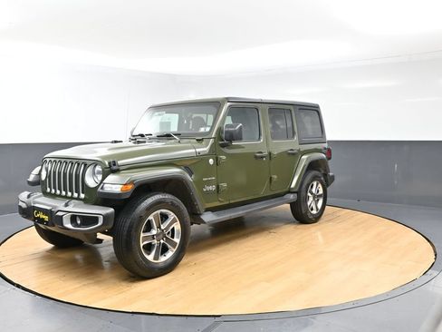 Used 2022 Jeep Wrangler Unlimited Sahara AWD/4WD image 6