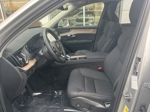 Used 2025 Volvo XC90 B6 Plus image 18