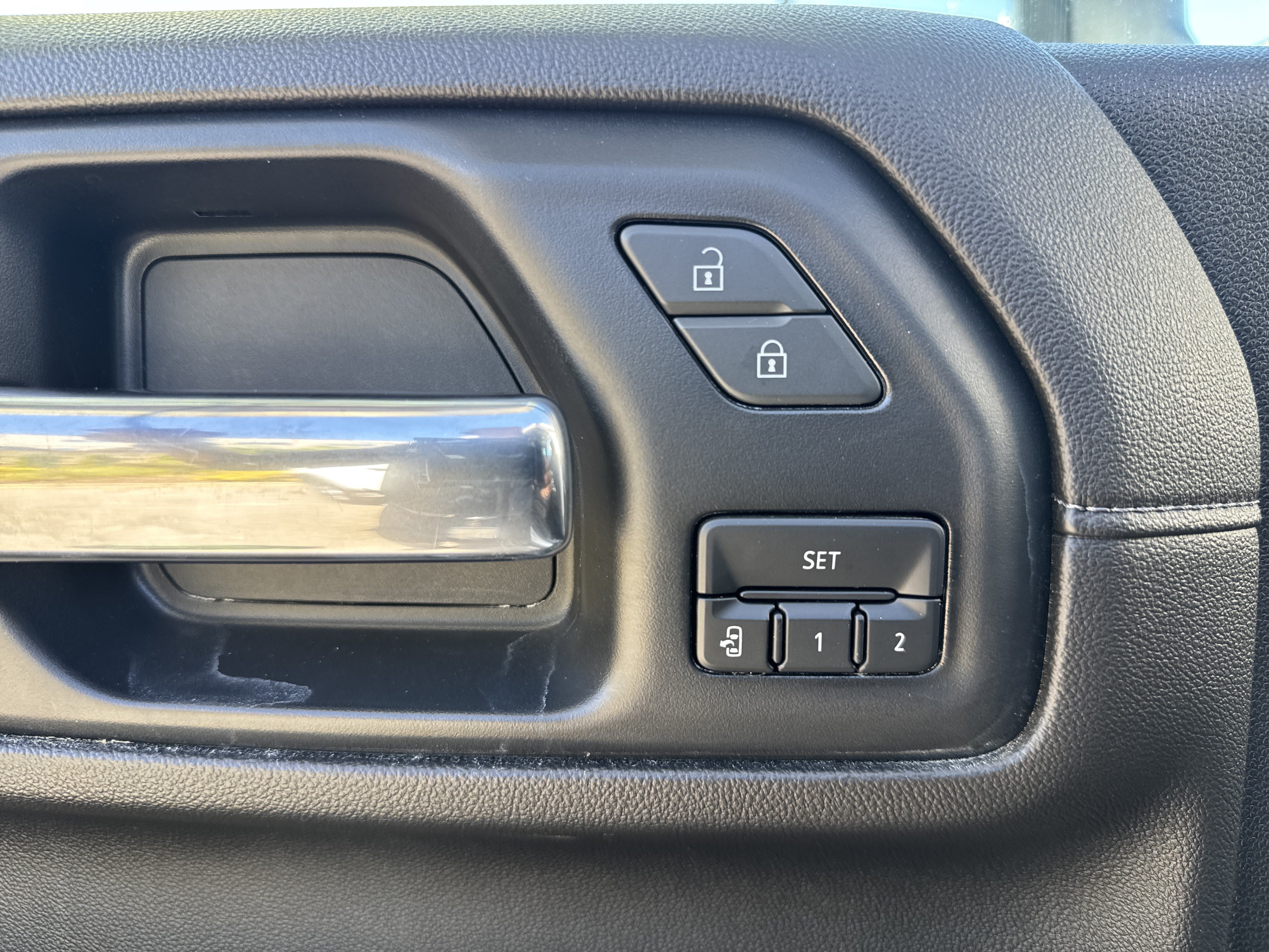 Used 2023 Chevrolet Silverado 2500 LTZ AWD/4WD image 16