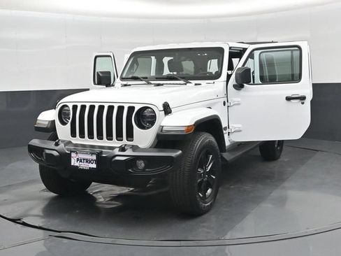 Used 2022 Jeep Wrangler Unlimited Sahara AWD/4WD image 57